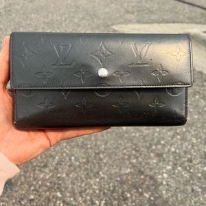 Louis Vuitton AUTHENTIC Monogram Mat Dark Grey Silver International Wallet Matte